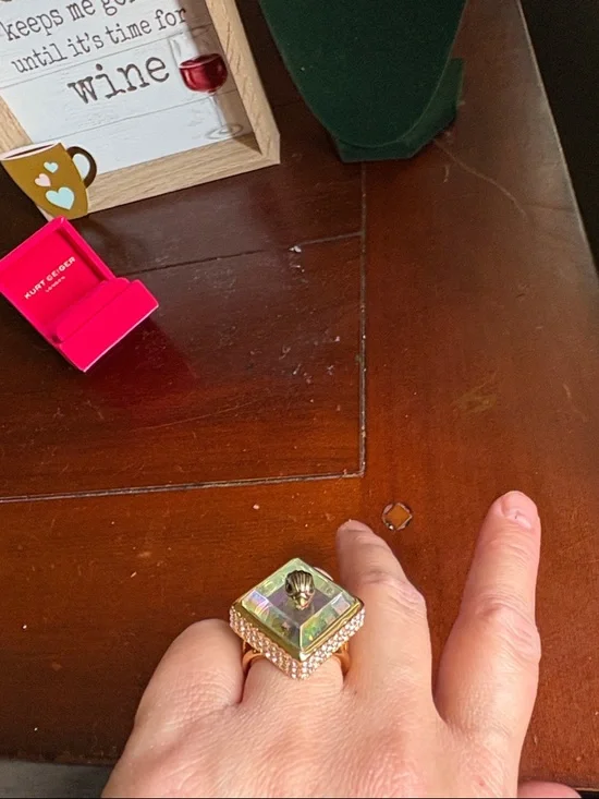 Kurt Geiger all crystal ring in a size 8 very sparkly &shinny crystals all over - Picture 13 of 16